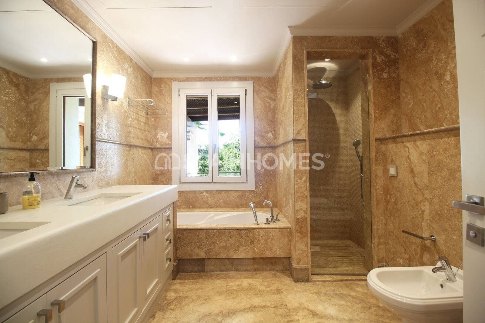 Chalet en Benahavís en venta con piscina garaje - 13.950.000 € (Ref: 9485035)