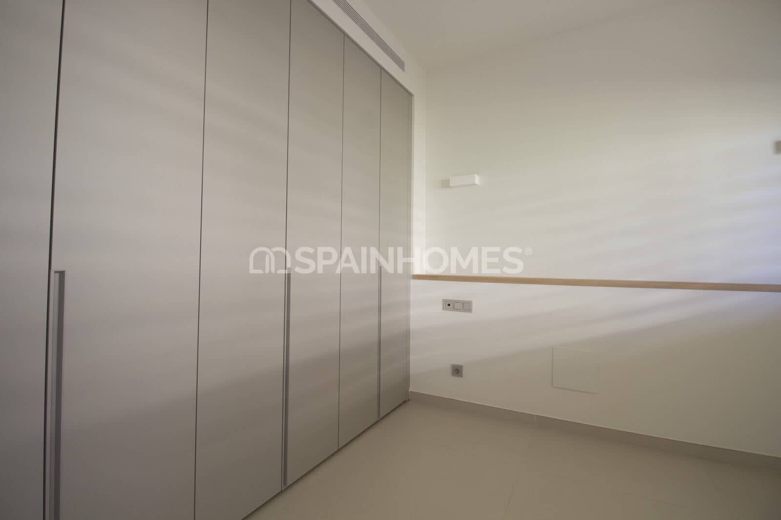 2 bedroom Flat for sale in Fuengirola with pool - € 775,000 (Ref: 9735167)