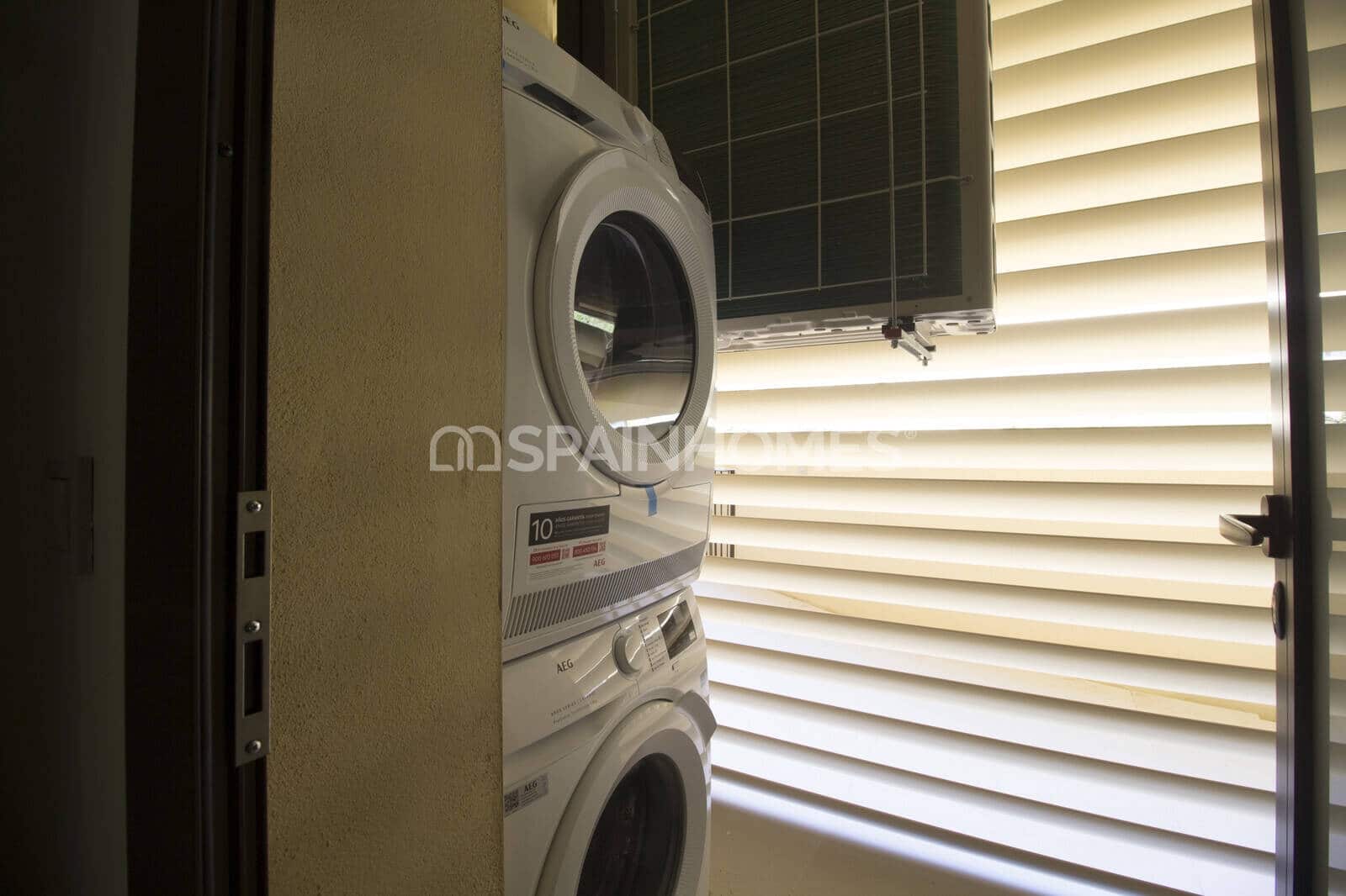 2 bedroom Flat for sale in Fuengirola with pool - € 775,000 (Ref: 9735167)