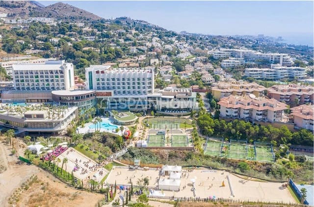 2 soverom Leilighet til salgs i El Higuerón, Fuengirola med svømmebasseng garasje - € 745 000 (Ref: 9735167)