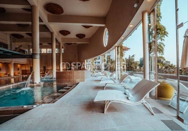 2 soverom Leilighet til salgs i El Higuerón, Fuengirola med svømmebasseng garasje - € 745 000 (Ref: 9735167)