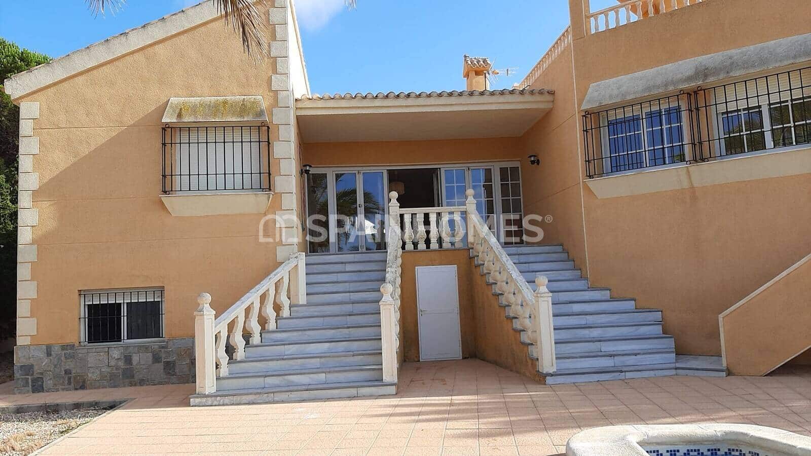 3 bedroom Villa for sale in La Manga del Mar Menor with pool - € 780,000 (Ref: 9735169)