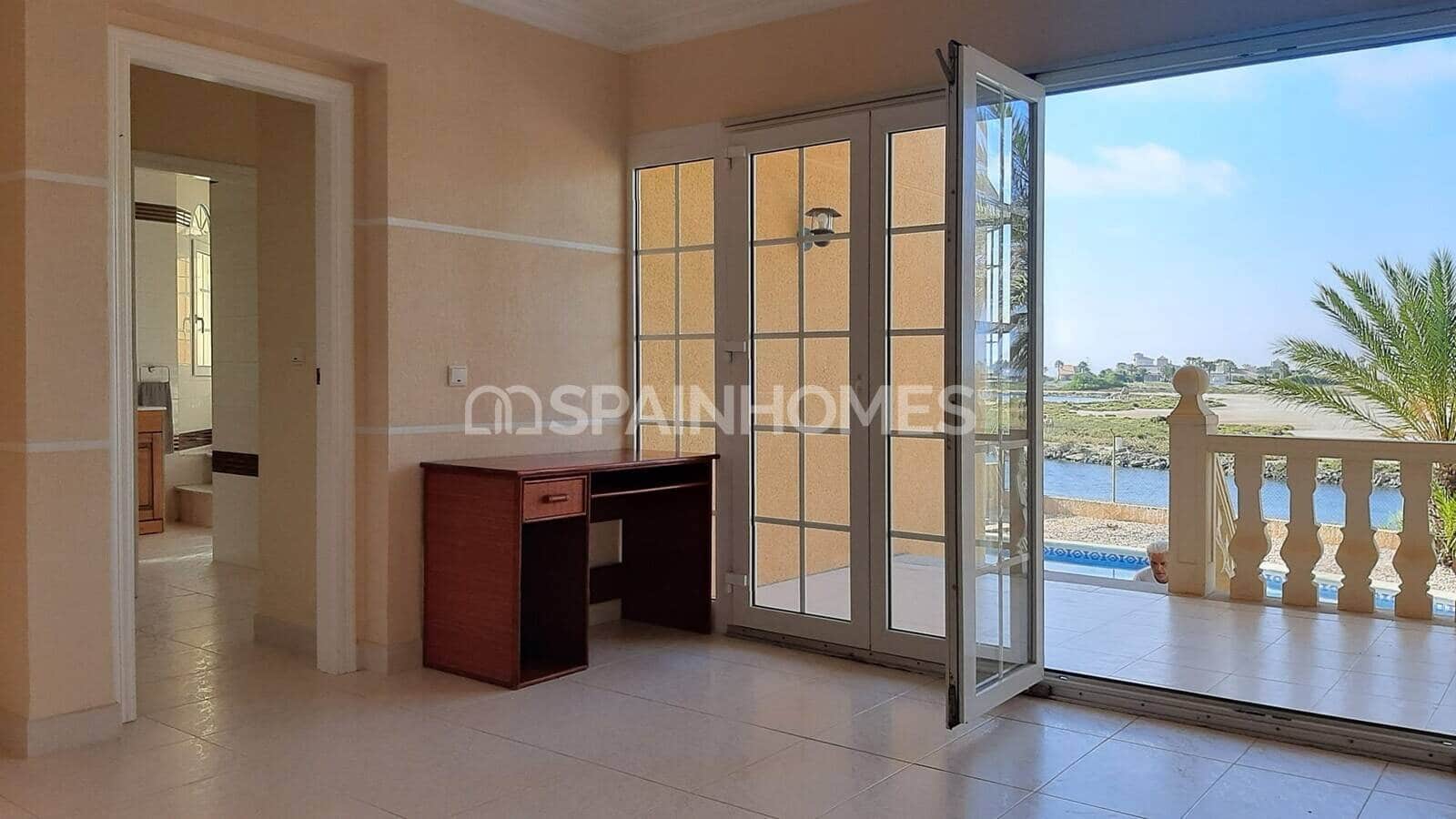 3 bedroom Villa for sale in La Manga del Mar Menor with pool - € 780,000 (Ref: 9735169)