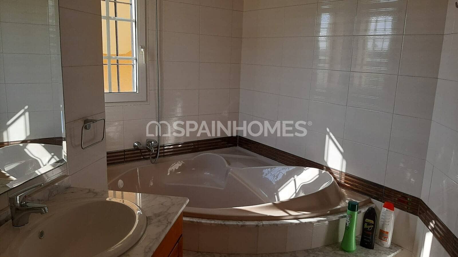 3 bedroom Villa for sale in La Manga del Mar Menor with pool - € 780,000 (Ref: 9735169)