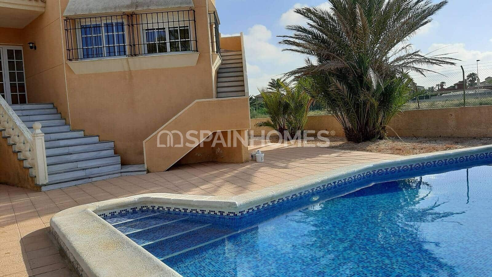 3 bedroom Villa for sale in La Manga del Mar Menor with pool - € 780,000 (Ref: 9735169)