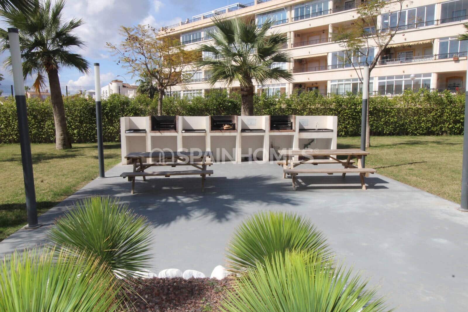 3 bedroom Flat for sale in Playa Flamenca with pool - € 590,000 (Ref: 9735172)