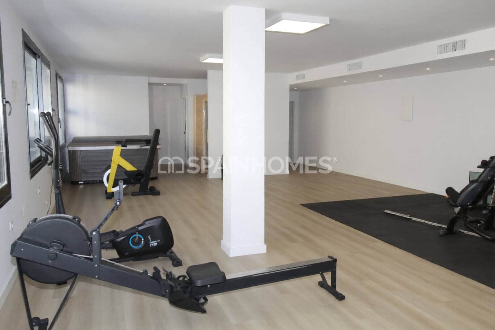 3 bedroom Flat for sale in Playa Flamenca with pool - € 590,000 (Ref: 9735172)