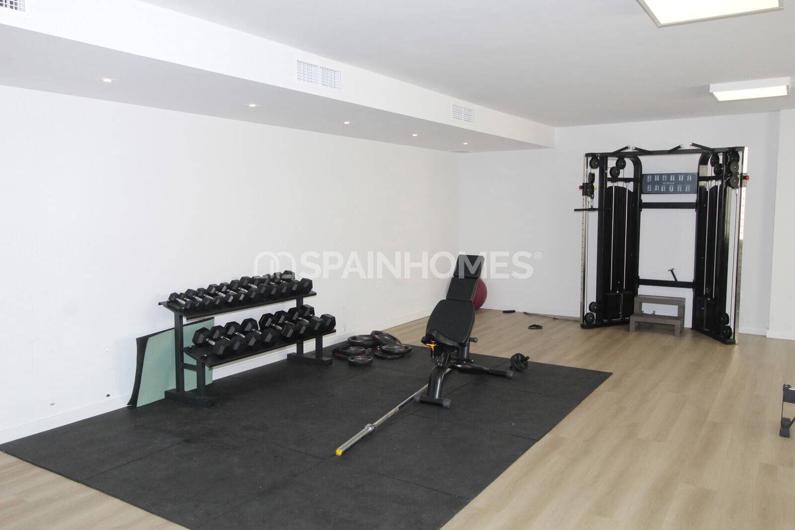 3 bedroom Flat for sale in Playa Flamenca with pool - € 590,000 (Ref: 9735172)