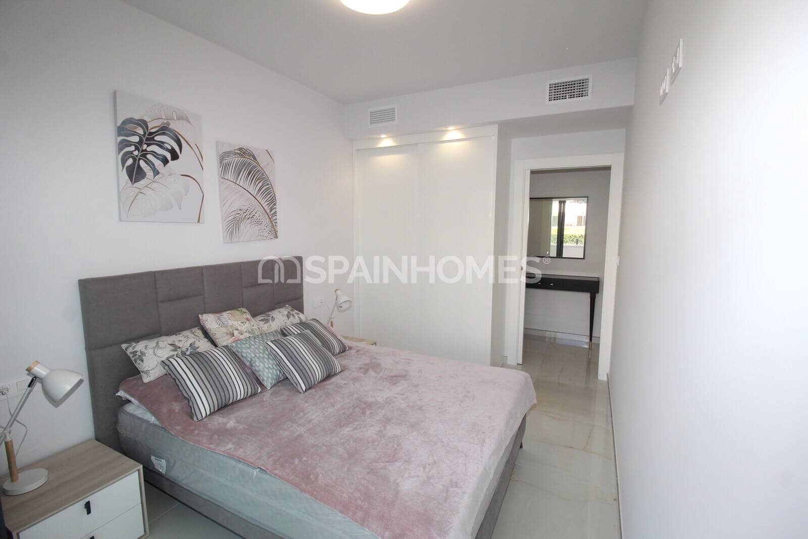 3 bedroom Flat for sale in Playa Flamenca with pool - € 590,000 (Ref: 9735172)