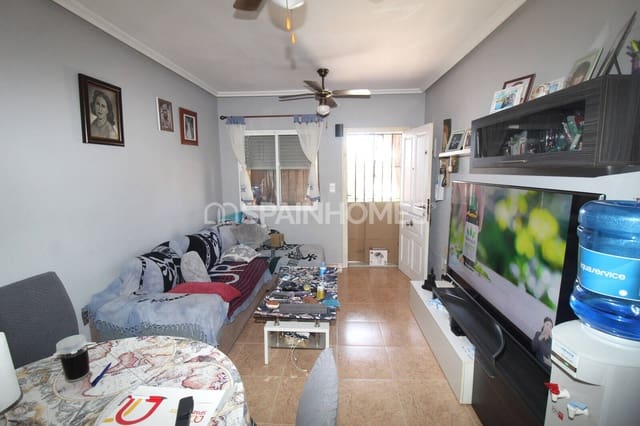 Piso de 3 habitaciones en La Zenia, Orihuela en venta con piscina - 200.000 € (Ref: 9735176)