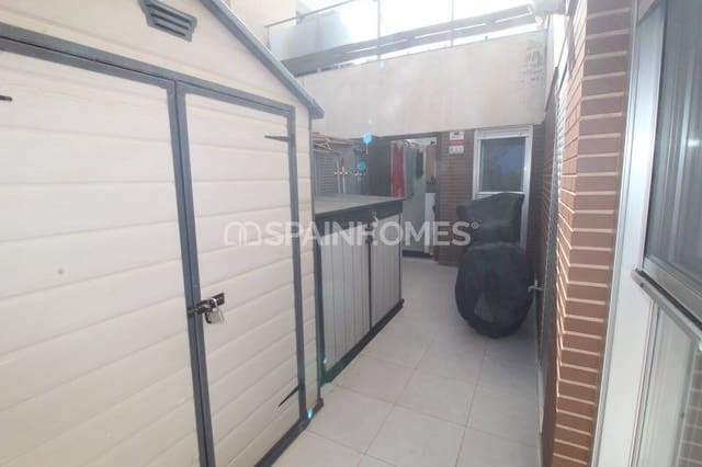 Piso de 3 habitaciones en La Zenia, Orihuela en venta con piscina - 315.000 € (Ref: 9735179)