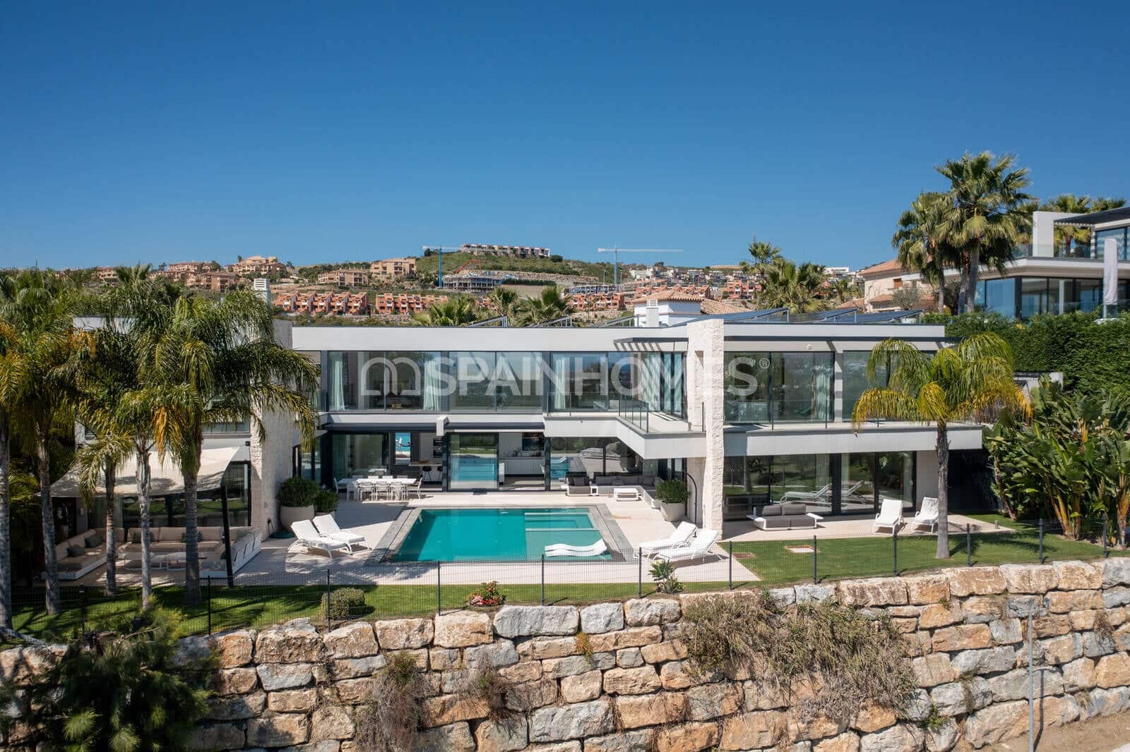 5 bedroom Villa for sale in Benahavis with pool - € 4,950,000 (Ref: 9735185)