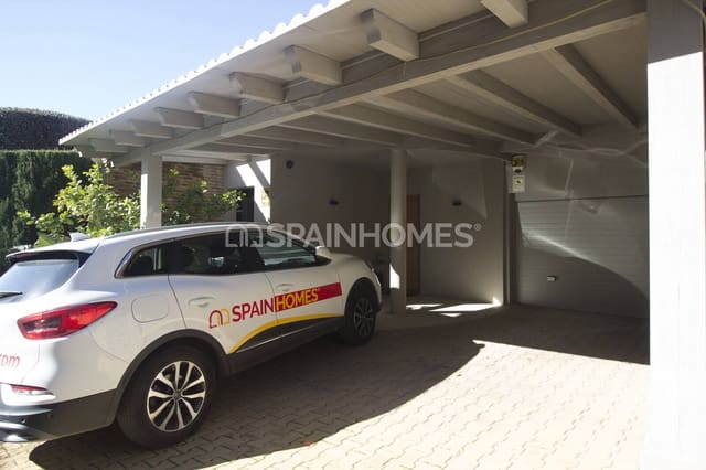 3 soveværelse Villa til salg i La Capellania, Benalmádena med swimmingpool - € 1.395.000 (Ref: 9735189)