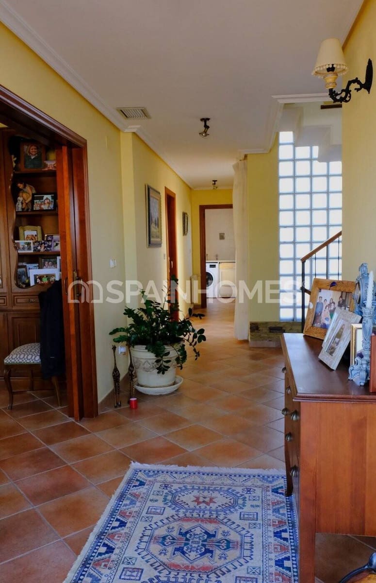 5 bedroom Villa for sale in Orihuela with pool - € 675,000 (Ref: 9735190)