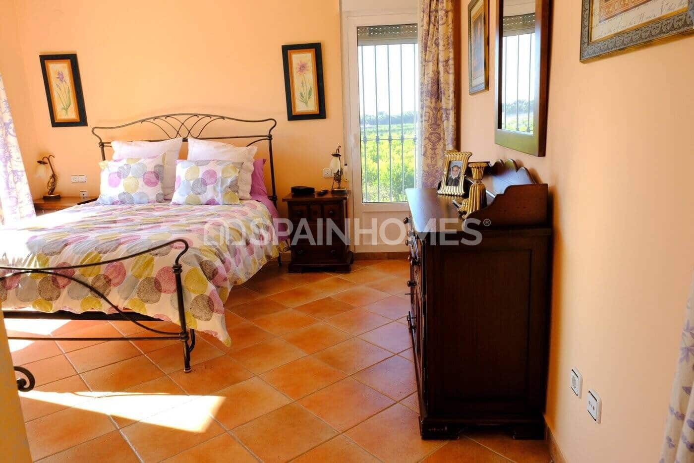 5 bedroom Villa for sale in Orihuela with pool - € 675,000 (Ref: 9735190)