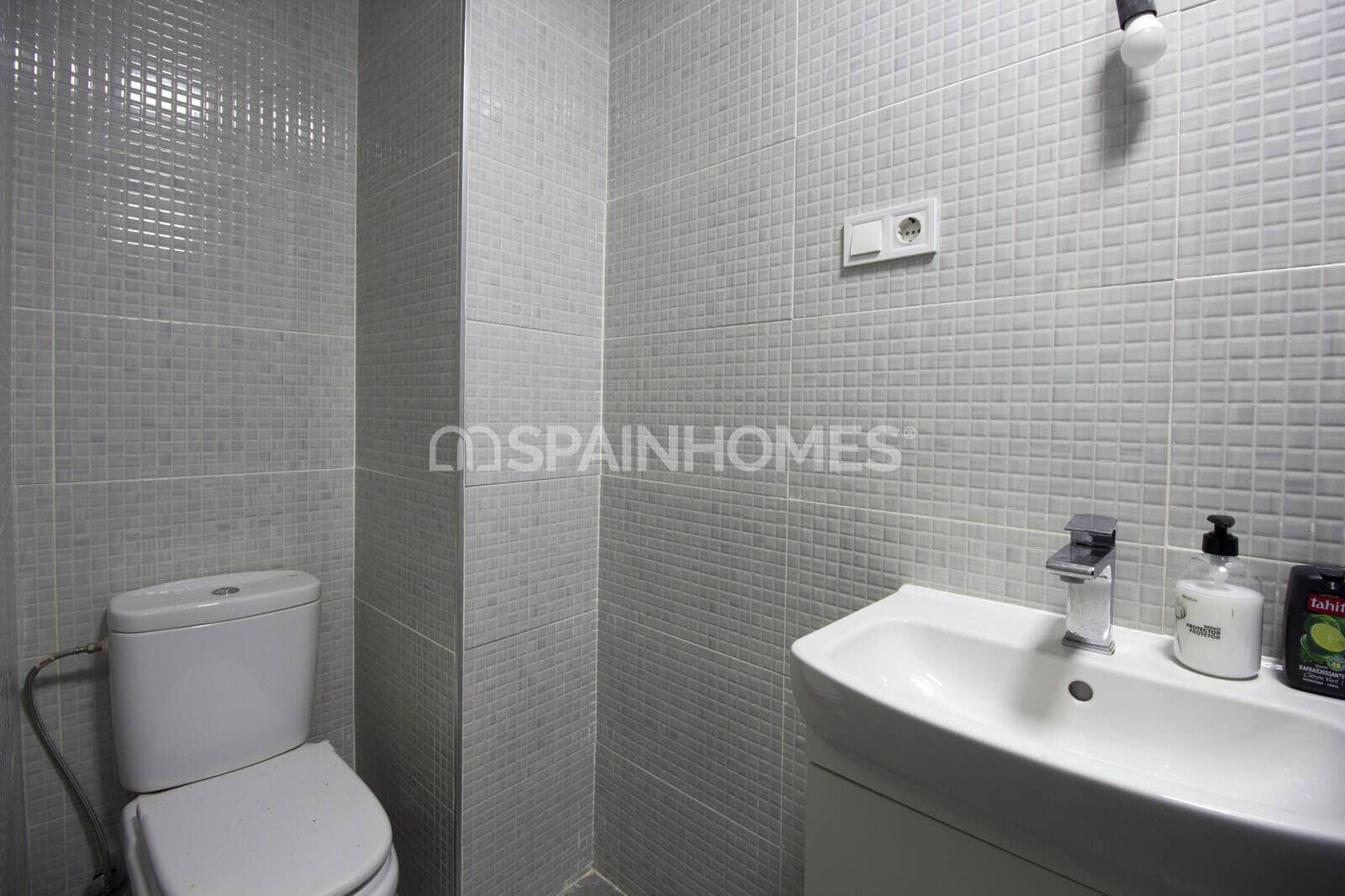 1 bedroom Commercial for sale in Torremolinos - € 350,000 (Ref: 9735191)