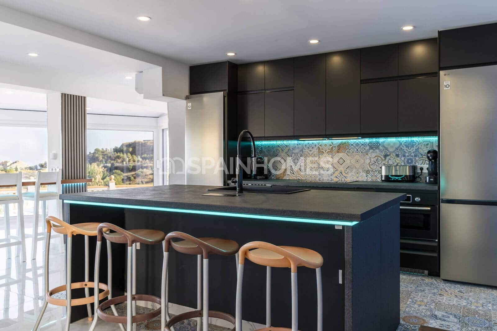 7 sovrum Villa till salu i Benalmadena med pool - 1 575 000 € (Ref: 9735192)