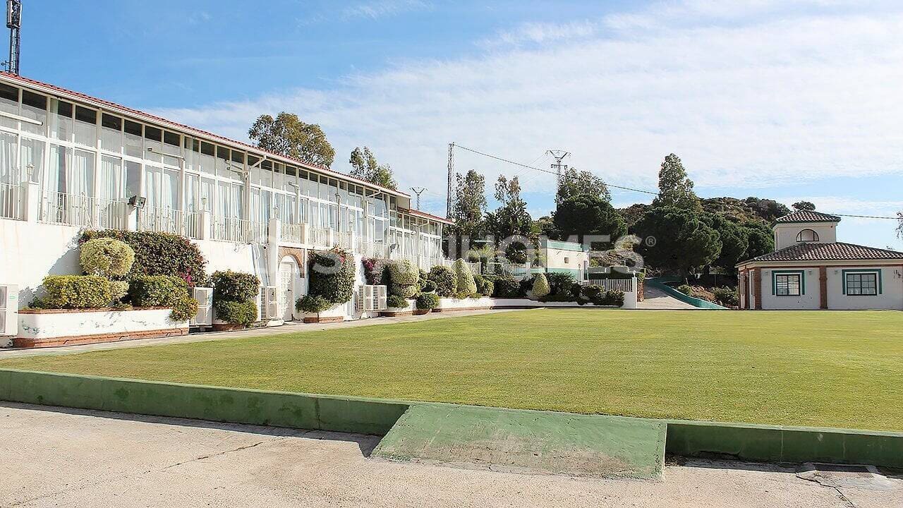 Commercial for sale in Torrequebrada - € 8,500,000 (Ref: 9735193)