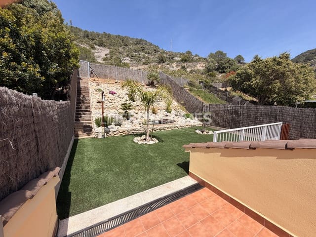 4 slaapkamer Villa te koop in Garraf, Sitges met zwembad - € 875.000 (Ref: 9815485)
