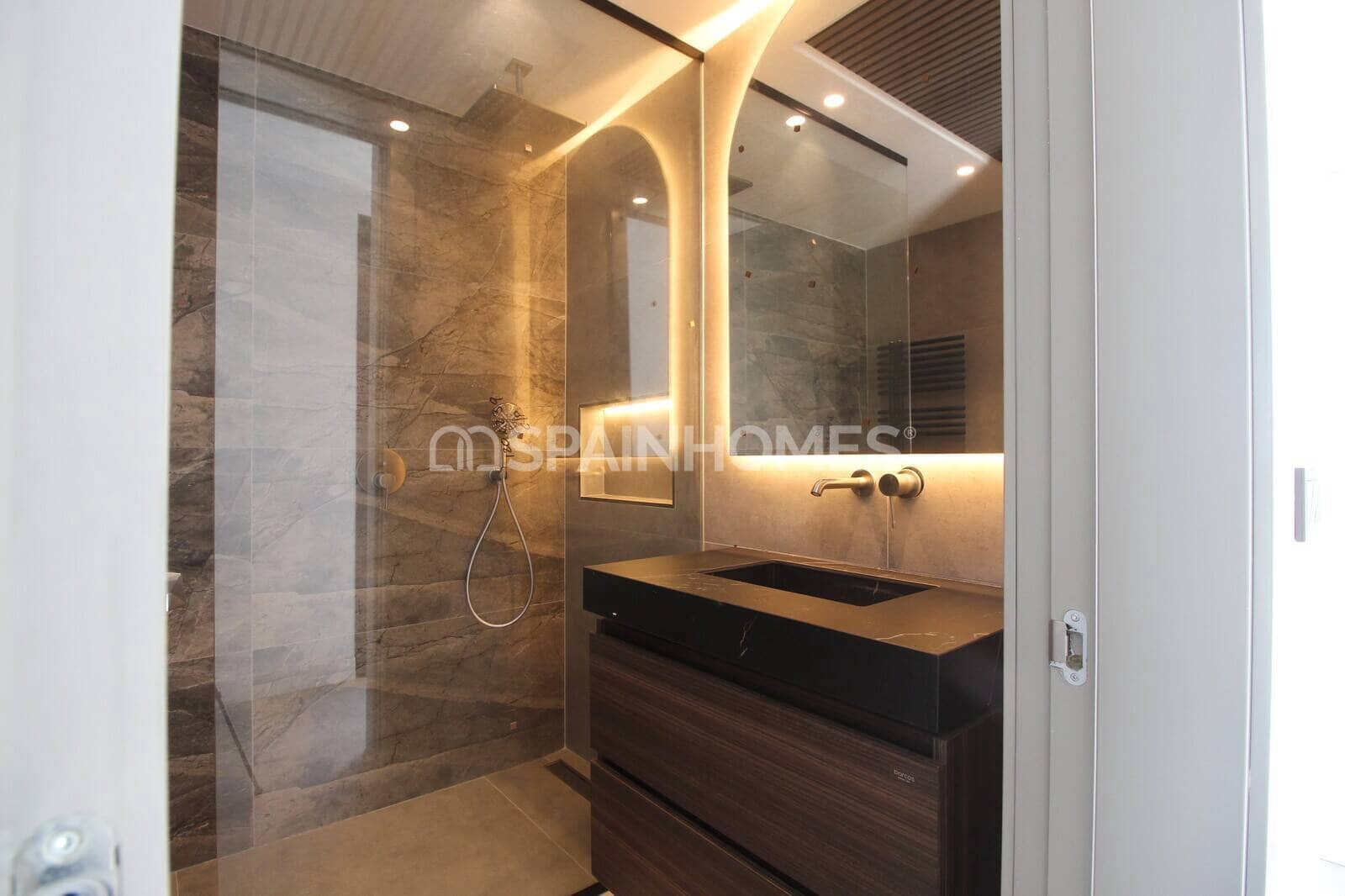 4 sovrum Villa till salu i Benalmadena med pool - 1 575 000 € (Ref: 9851065)