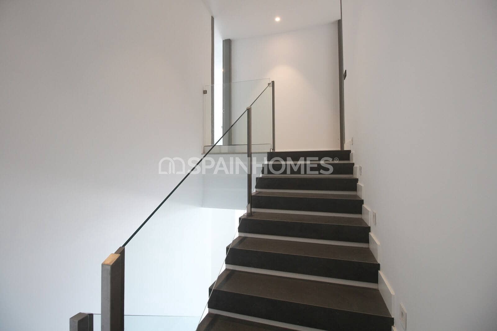 4 sovrum Villa till salu i Benalmadena med pool - 1 575 000 € (Ref: 9851065)