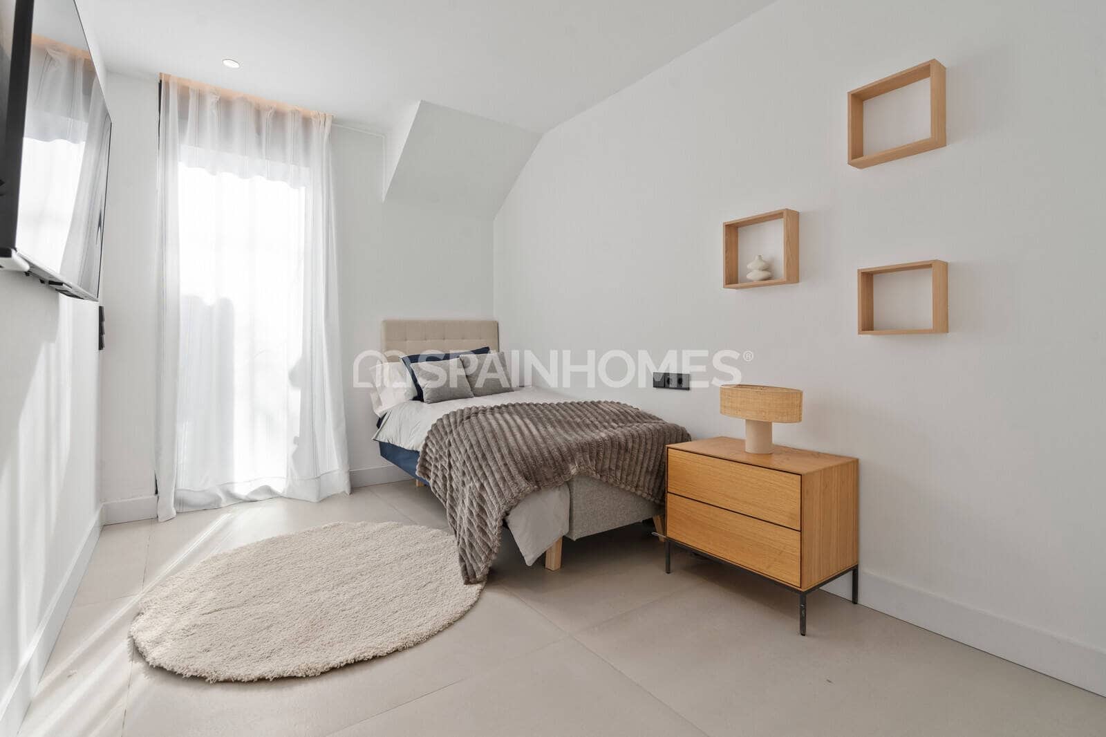3 bedroom Flat for sale in El Paraiso with pool - € 799,000 (Ref: 9856332)