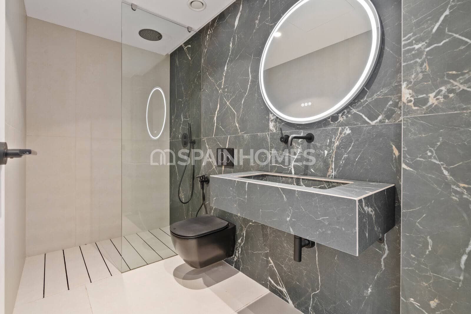 3 bedroom Flat for sale in El Paraiso with pool - € 799,000 (Ref: 9856332)