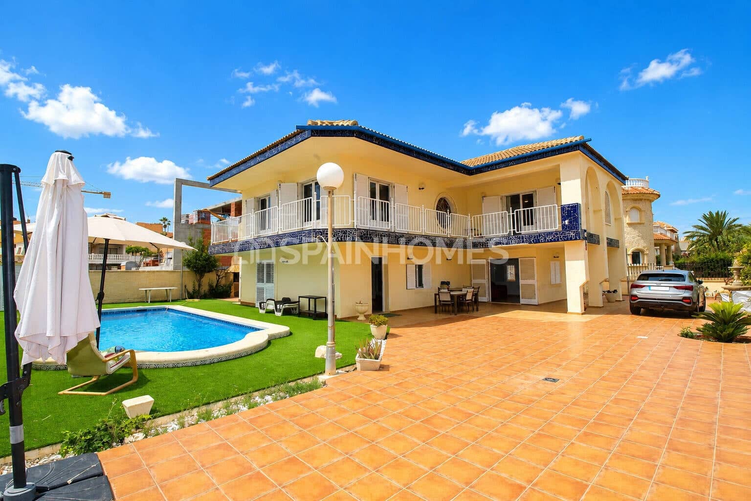 5 Zimmer Villa zu verkaufen in La Zenia mit Pool - 1.295.000 € (Ref: 9923211)