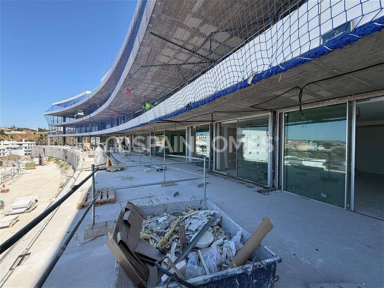 2 bedroom Flat for sale in Fuengirola with pool - € 885,000 (Ref: 9941707)