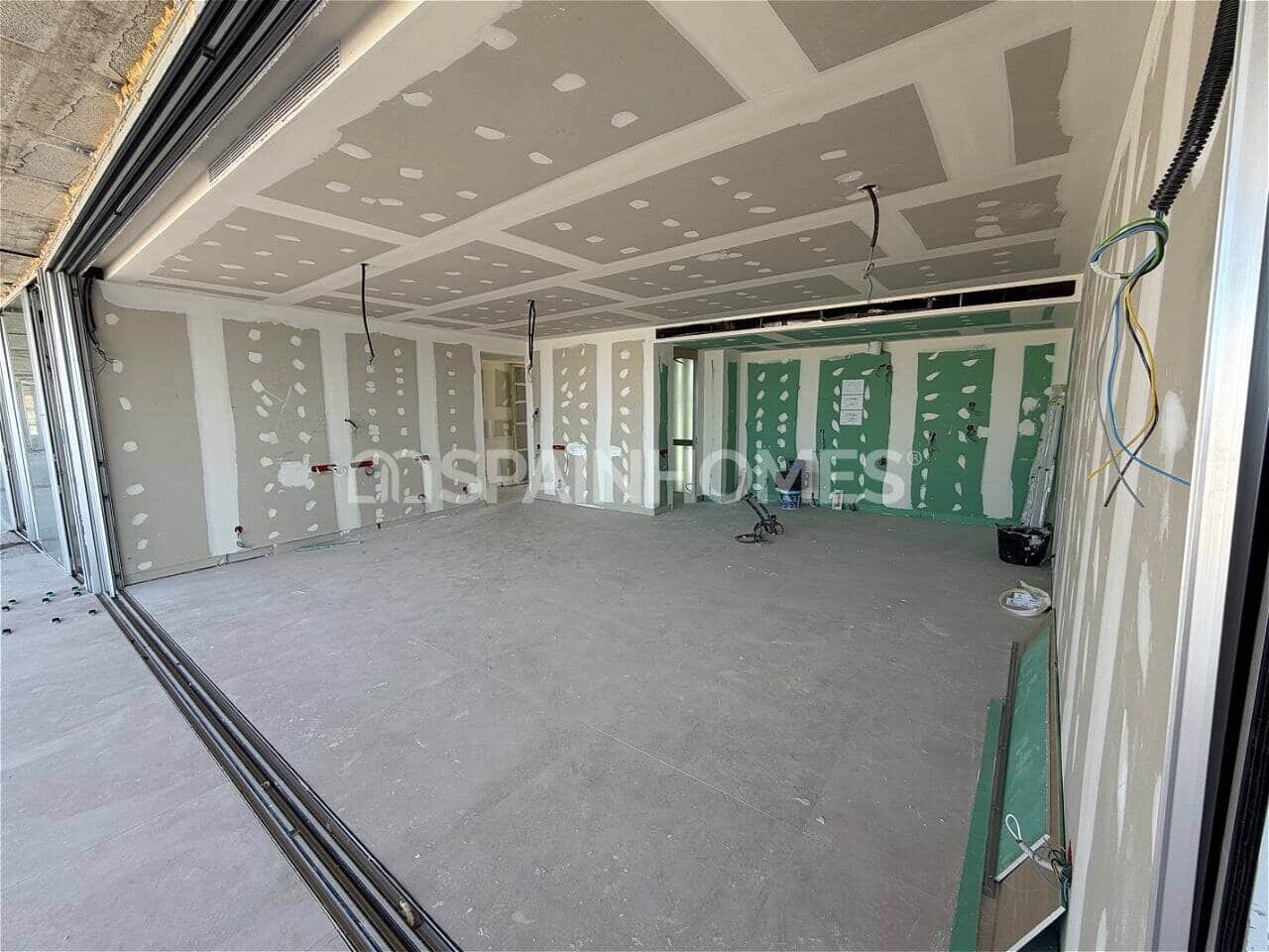 2 bedroom Flat for sale in Fuengirola with pool - € 885,000 (Ref: 9941707)