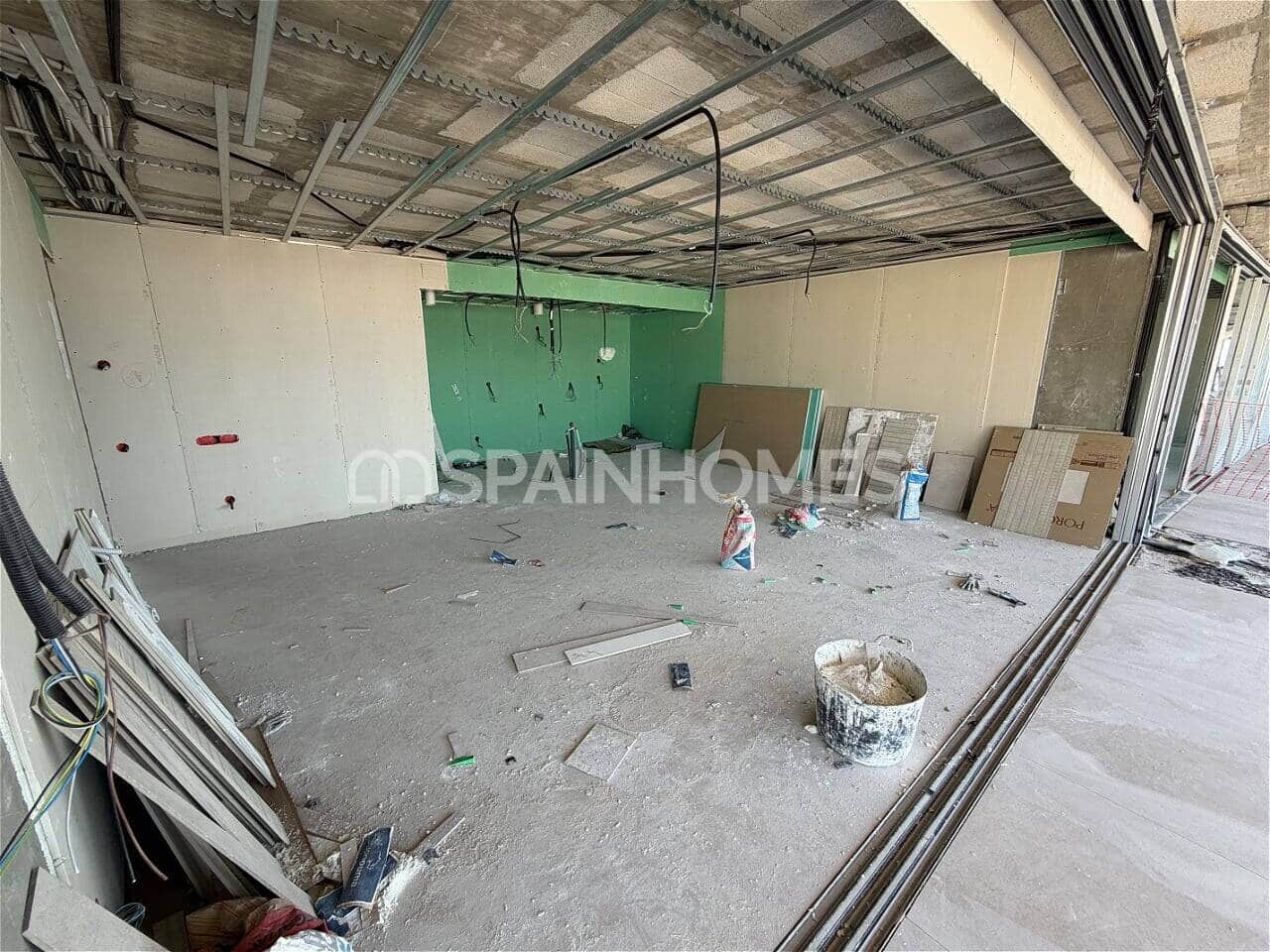 2 bedroom Flat for sale in Fuengirola with pool - € 885,000 (Ref: 9941707)