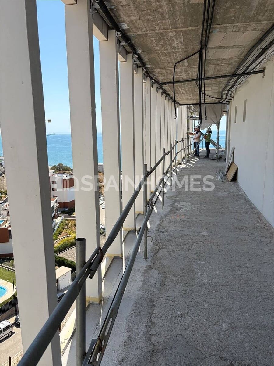 2 bedroom Flat for sale in Fuengirola with pool - € 885,000 (Ref: 9941707)