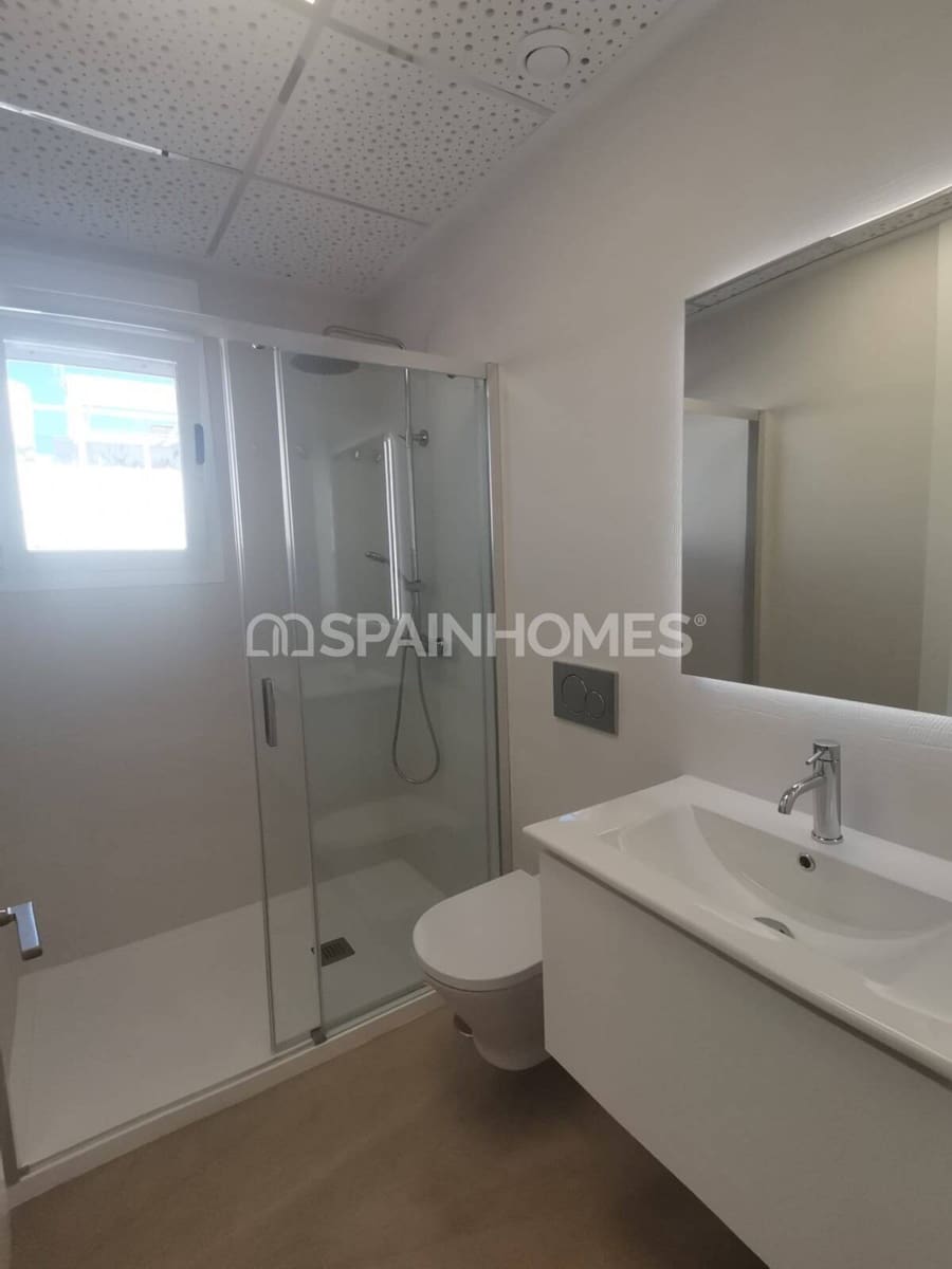1 soverom Leilighet til salgs i Torrevieja med svømmebasseng - € 399 000 (Ref: 9998077)