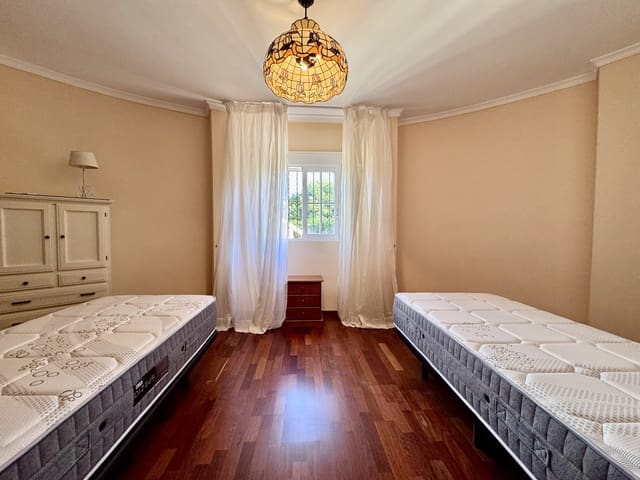 6 camera da letto Villa in vendita in Lomas de Cabo Roig - Los Dolses, Orihuela con piscina garage - 425.000 € (Rif: 9109409)