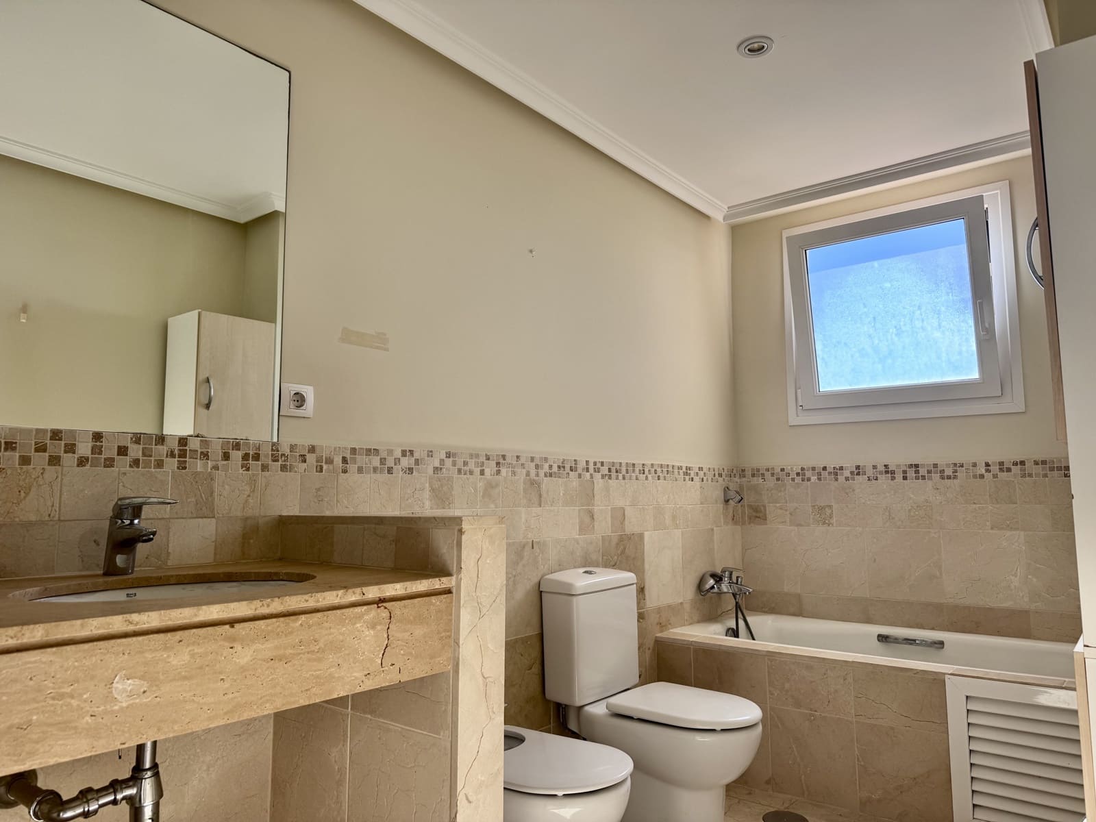 3 sypialnia Apartament na sprzedaż w Altea z basenem garażem - 680 000 € (Ref: 9592294)