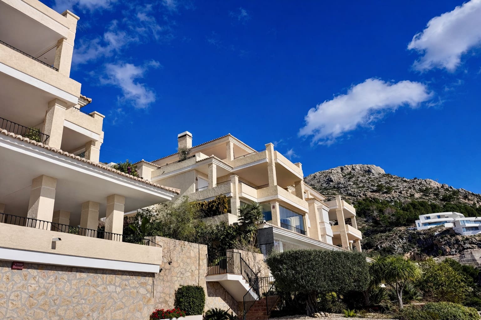 3 bedroom Apartment for sale in Altea with pool garage - € 660,000 (Ref: 9592294)