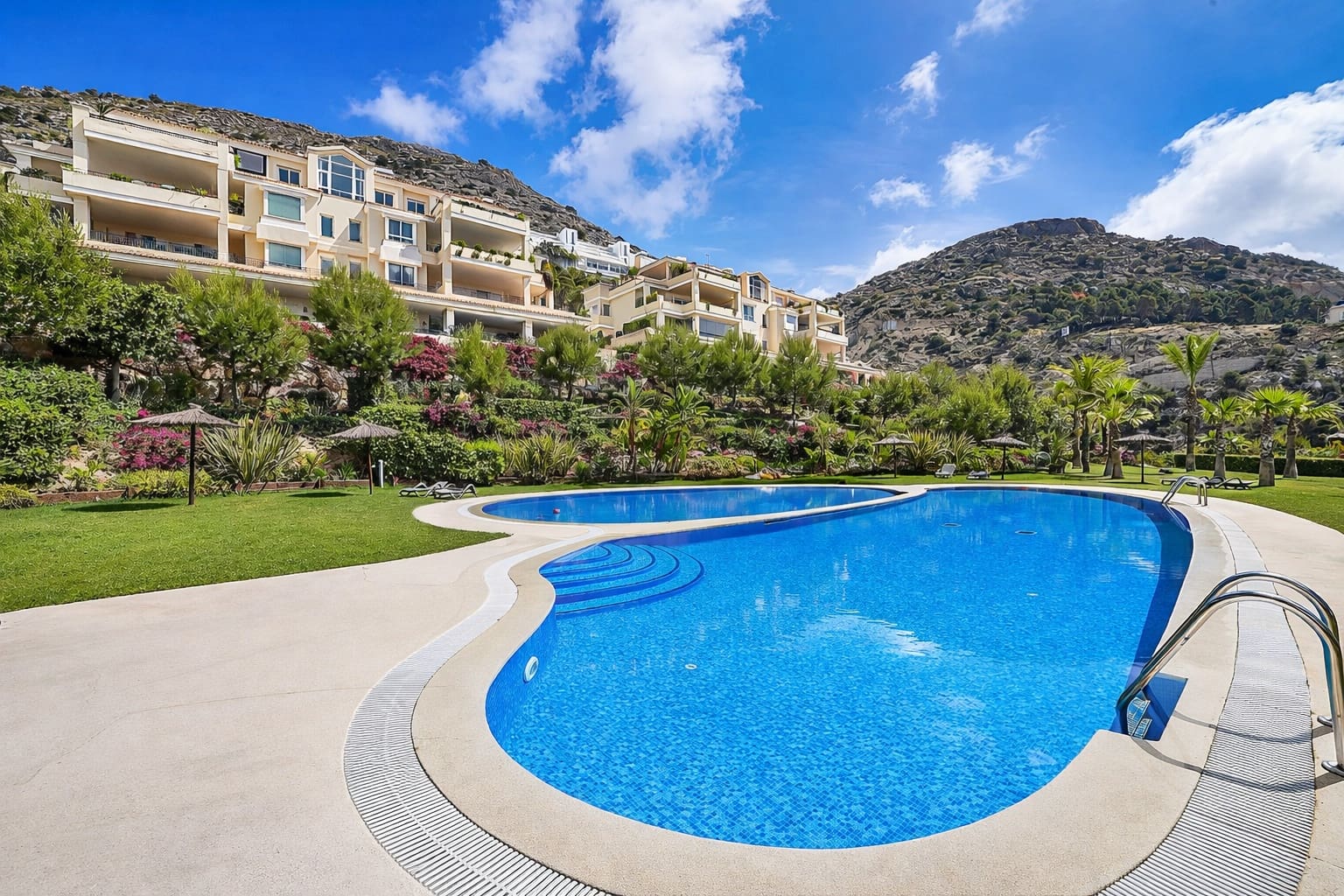 3 bedroom Apartment for sale in Altea with pool garage - € 660,000 (Ref: 9592294)
