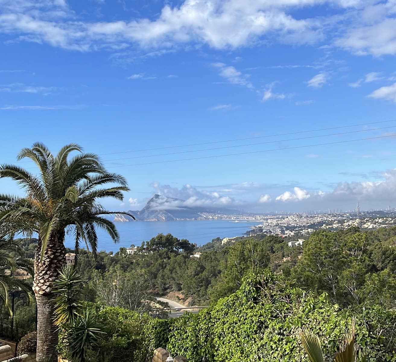 2 bedroom Bungalow for sale in Altea with pool garage - € 340,000 (Ref: 9740166)