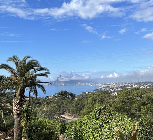 2 bedroom Bungalow for sale in Altea with pool garage - € 340,000 (Ref: 9740166)