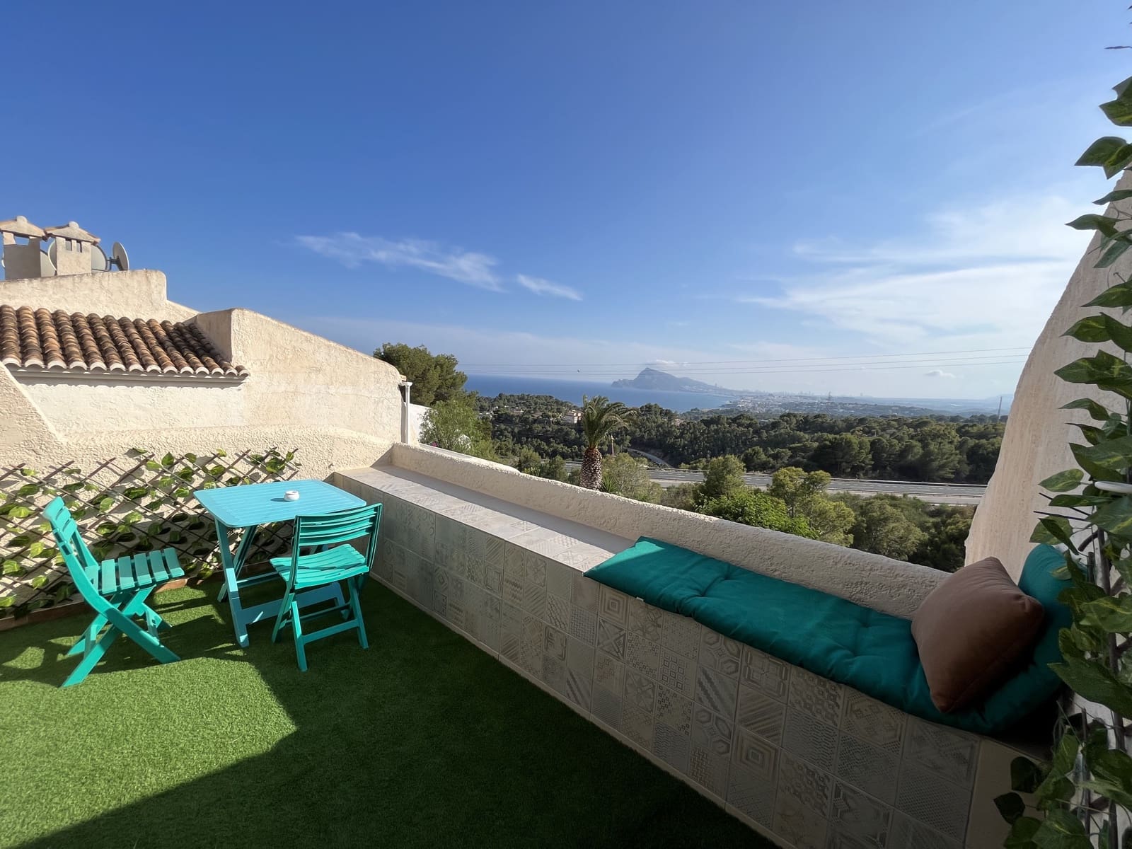 2 bedroom Bungalow for sale in Altea with pool garage - € 340,000 (Ref: 9740166)