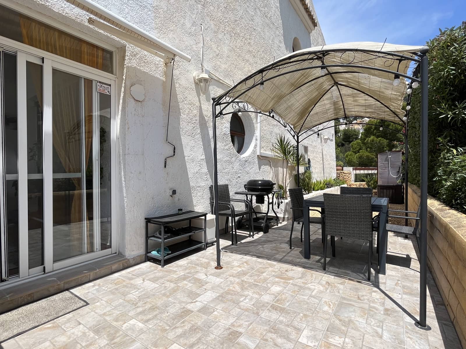 2 bedroom Bungalow for sale in Altea with pool garage - € 340,000 (Ref: 9740166)