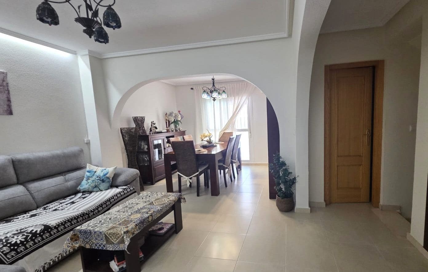 3 sypialnia Bungalow na sprzedaż w Santa Pola z basenem - 325 000 € (Ref: 10097634)
