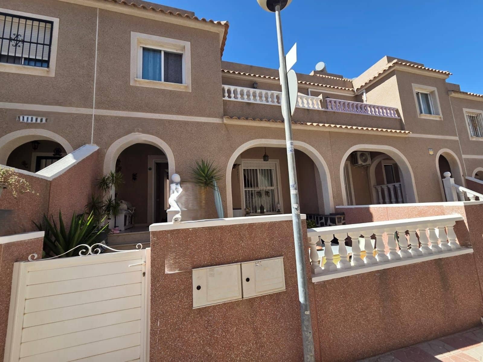 3 sypialnia Bungalow na sprzedaż w Santa Pola z basenem - 325 000 € (Ref: 10097634)