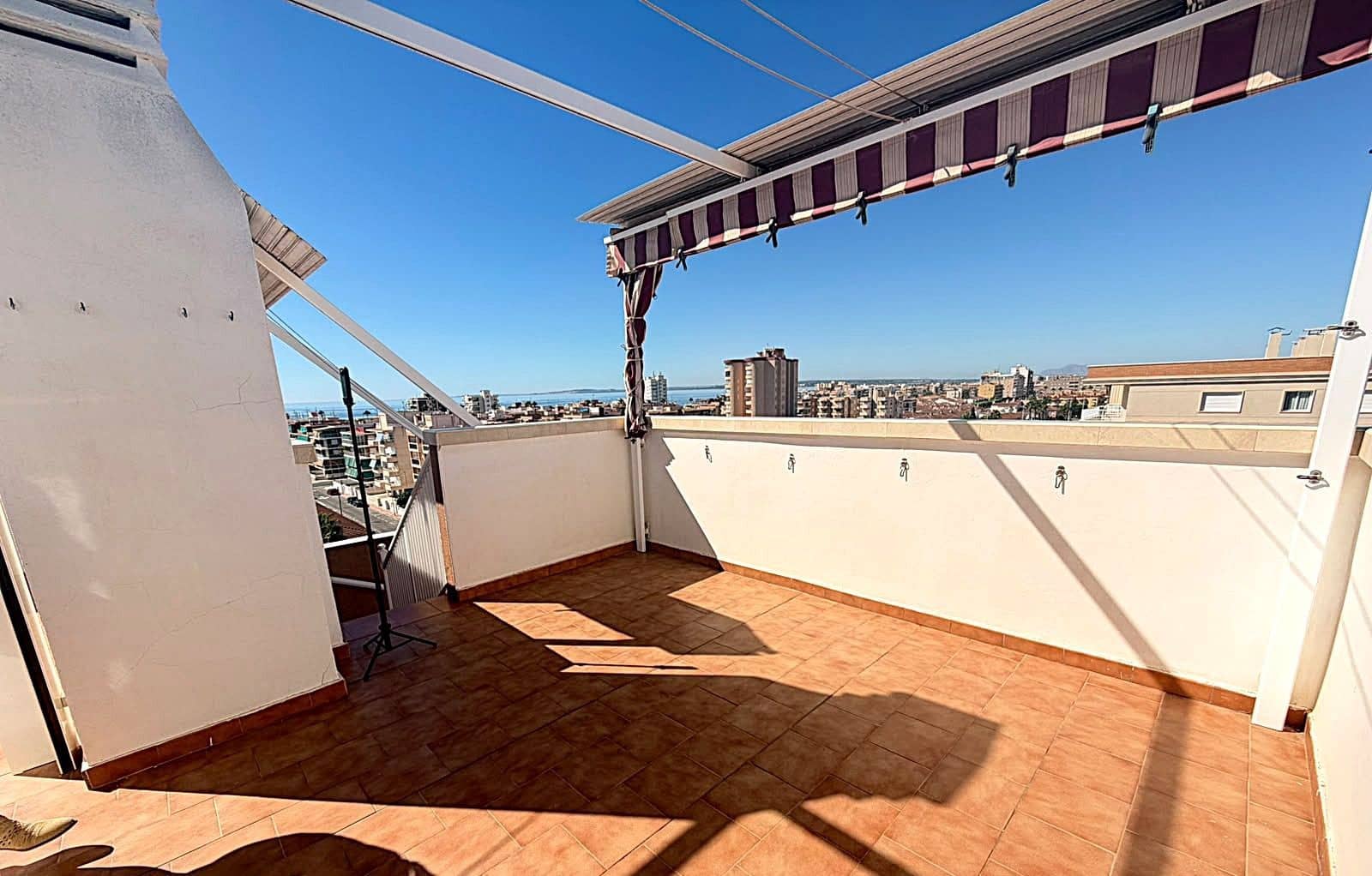 Ático de 2 habitaciones en Santa Pola en venta - 270.000 € (Ref: 10101586)