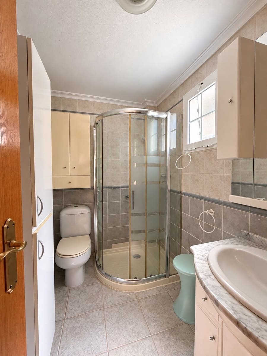5 soveværelse Byhus til salg i Santa Pola - € 325.000 (Ref: 10108952)