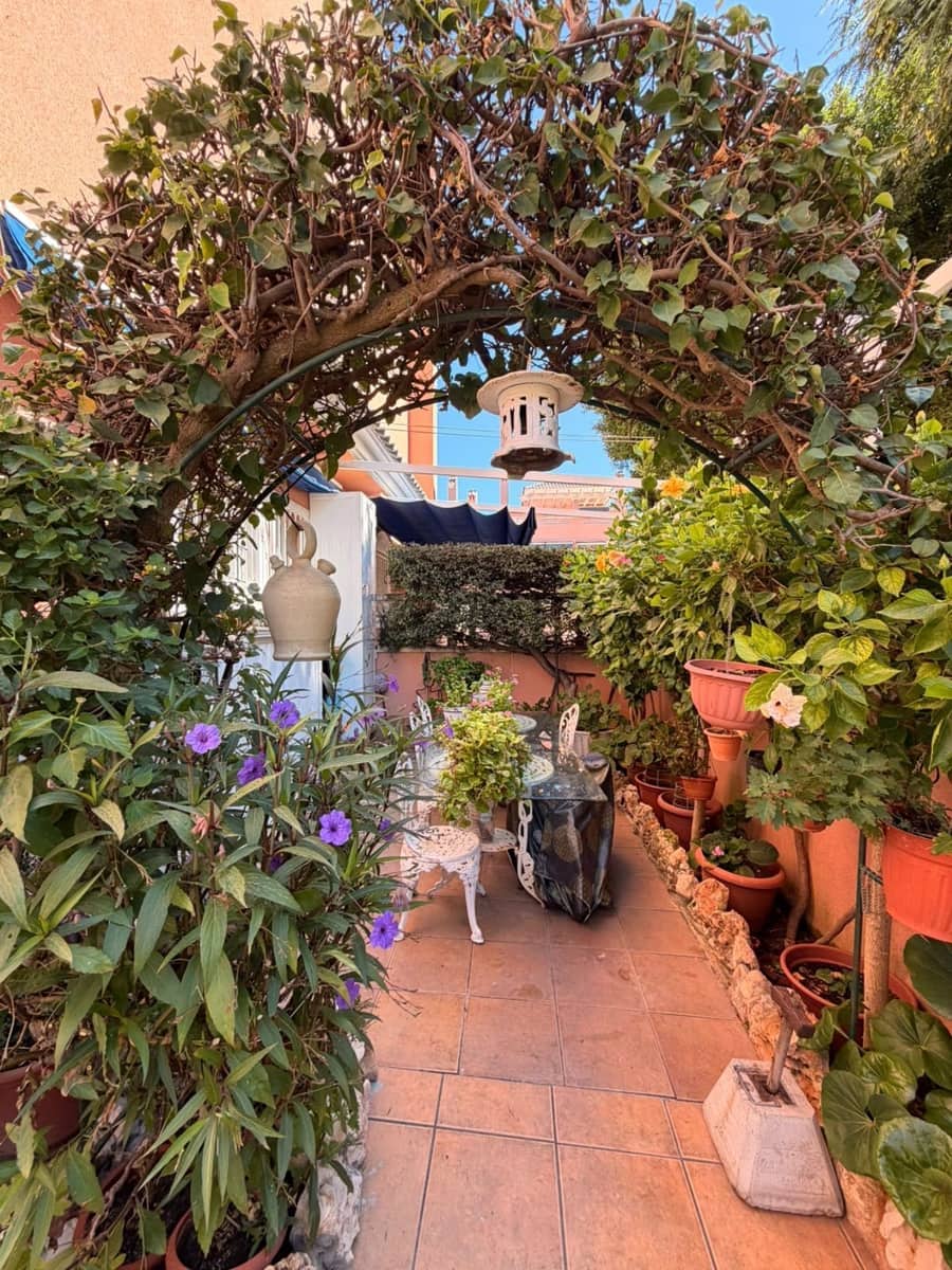 5 soveværelse Byhus til salg i Santa Pola - € 325.000 (Ref: 10108952)