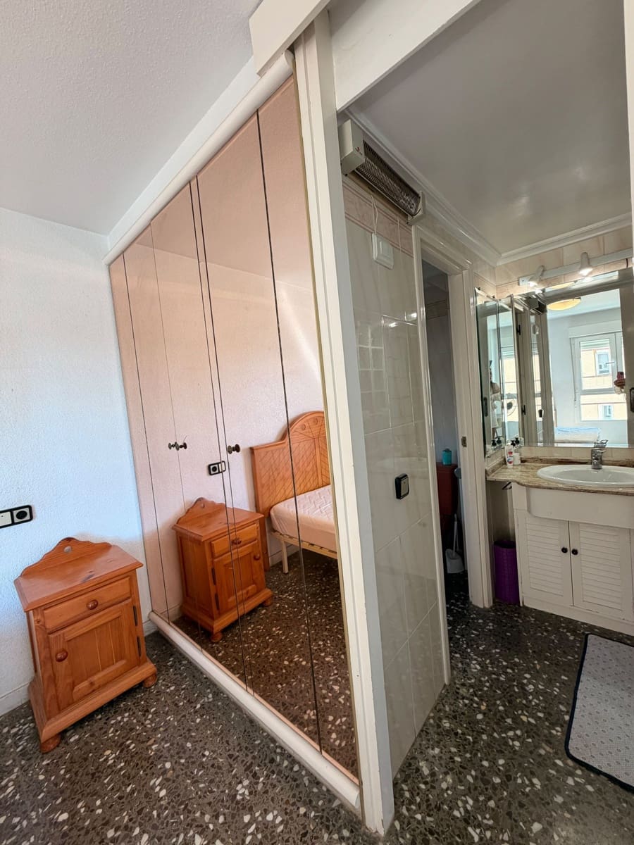 3 bedroom Flat for rent in Santa Pola with pool garage - € 1,000 (Ref: 10115404)