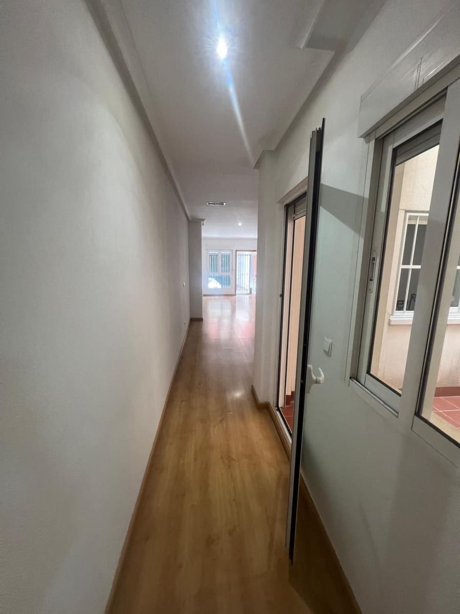 3 bedroom Flat for sale in Elche / Elx with garage - € 215,000 (Ref: 10159095)