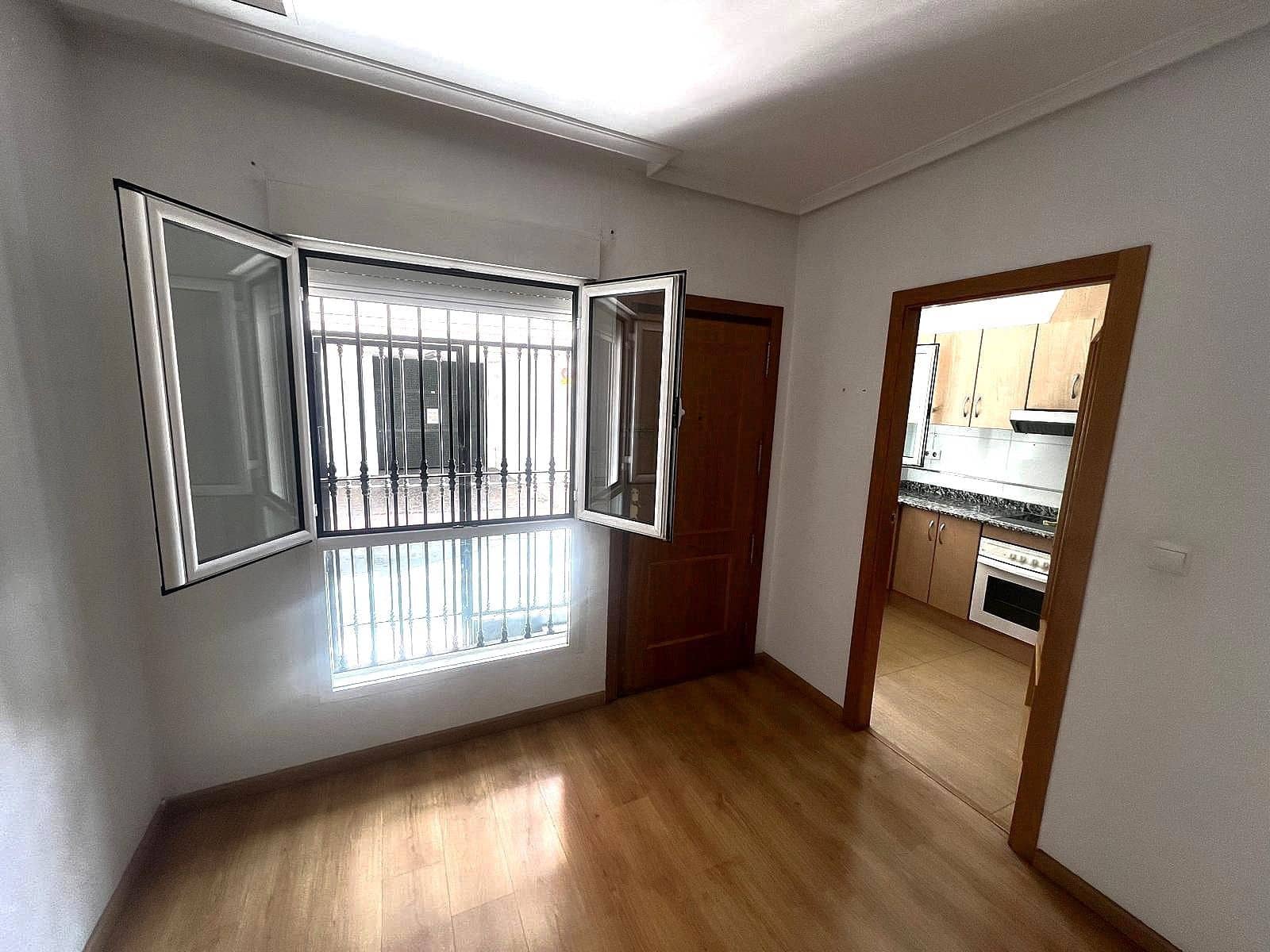 3 bedroom Flat for sale in Elche / Elx with garage - € 215,000 (Ref: 10159095)
