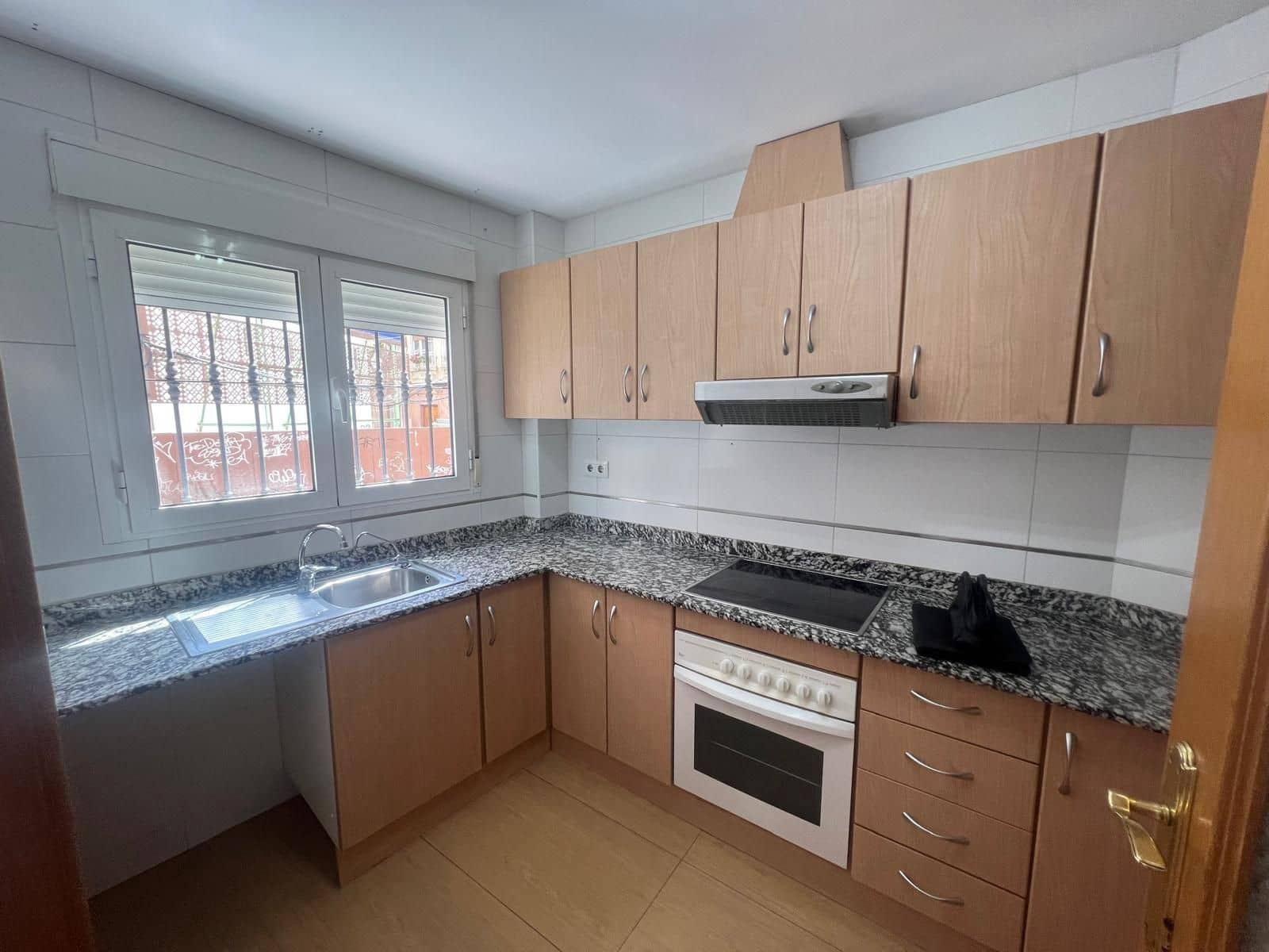 3 bedroom Flat for sale in Elche / Elx with garage - € 215,000 (Ref: 10159095)